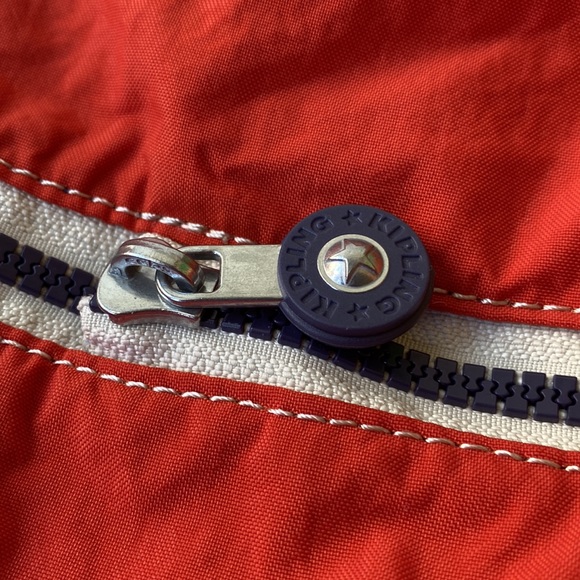 New Kipling Imagine Pack Tote Large Red black foldable  with tags ⭐️⭐️⭐️⭐️⭐️ - Picture 13 of 17